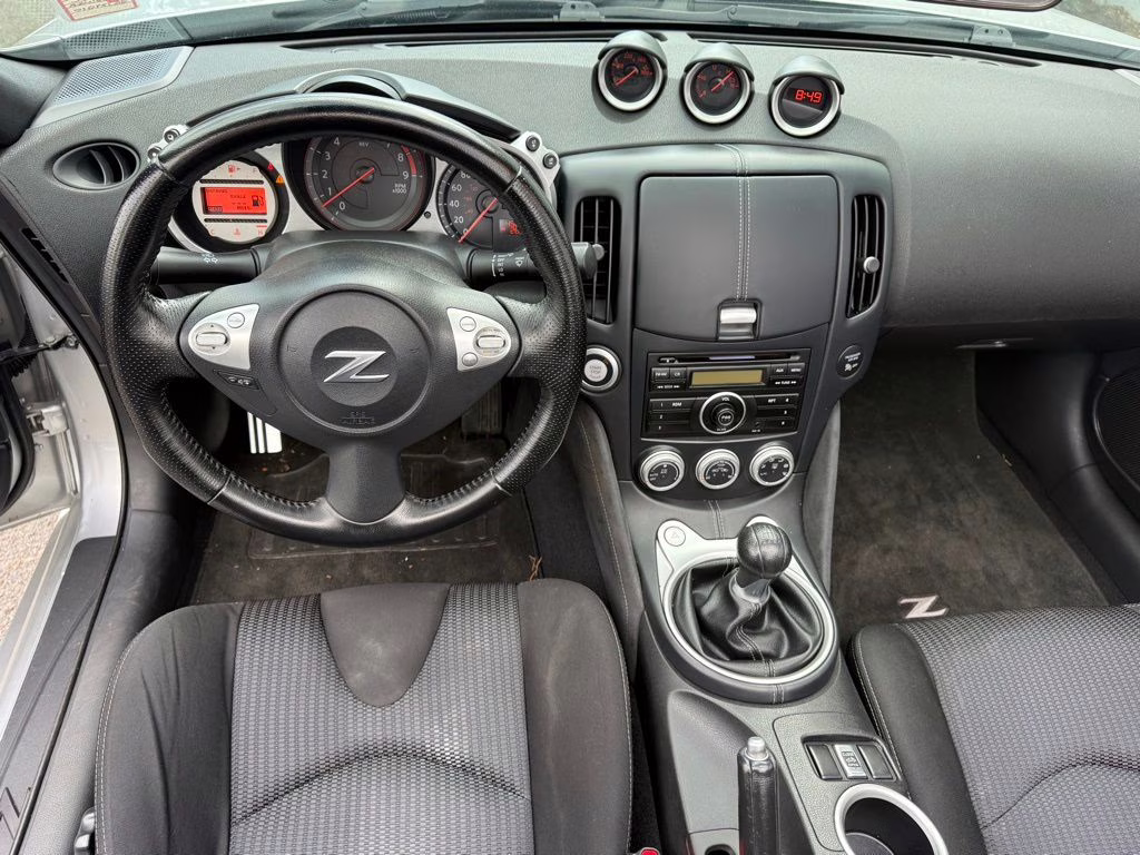 2010 Brilliant Silver Metallic Nissan 370Z Base RWD Convertible