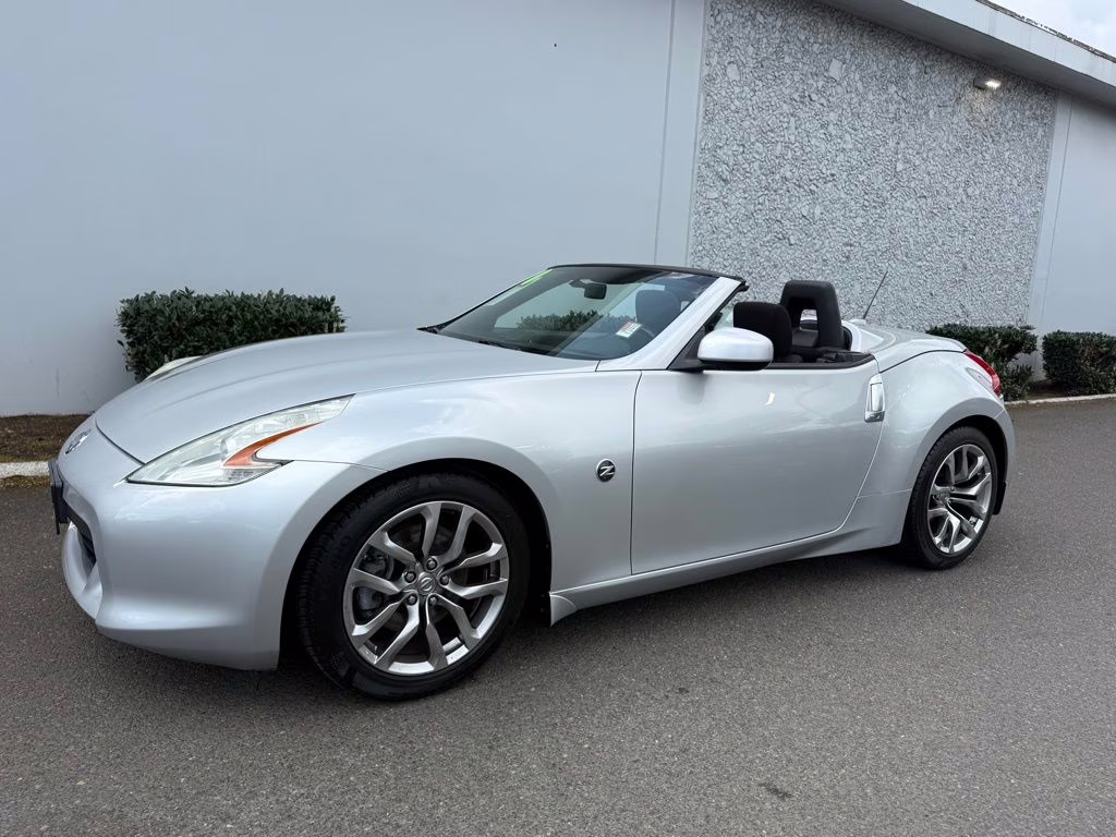 2010 Brilliant Silver Metallic Nissan 370Z Base RWD Convertible