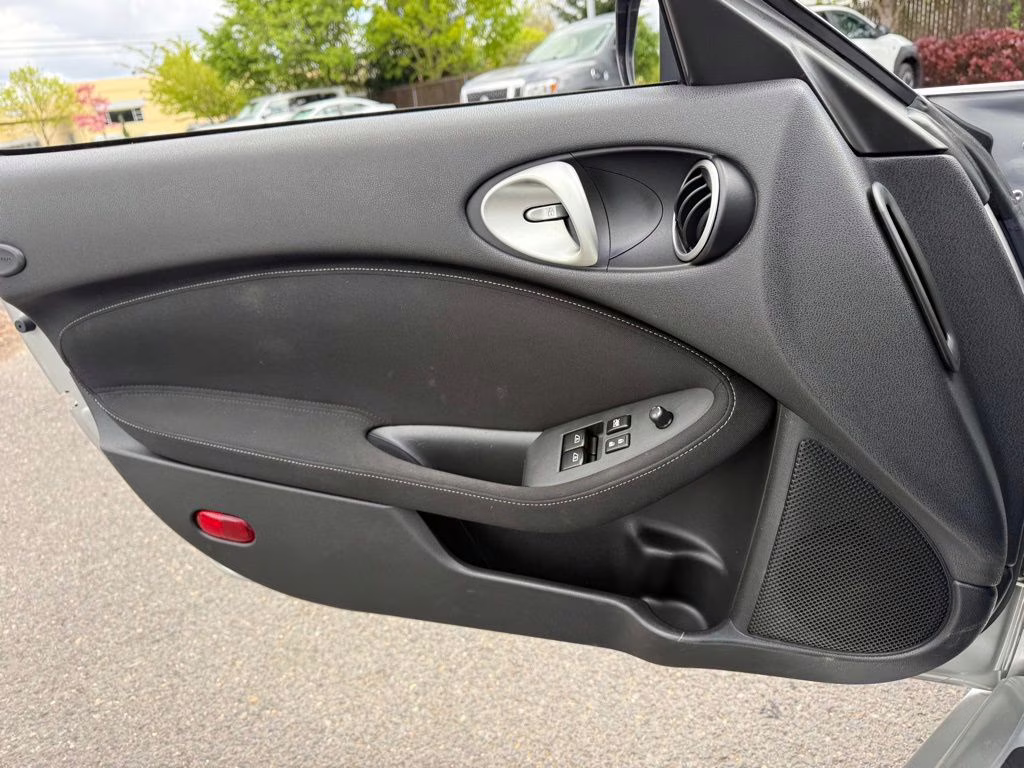 2010 Brilliant Silver Metallic Nissan 370Z Base RWD Convertible