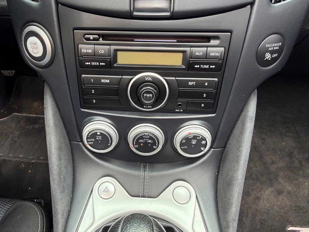 2010 Brilliant Silver Metallic Nissan 370Z Base RWD Convertible