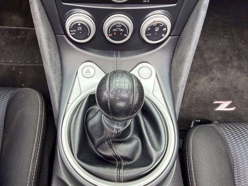 2010 Brilliant Silver Metallic Nissan 370Z Base RWD Convertible