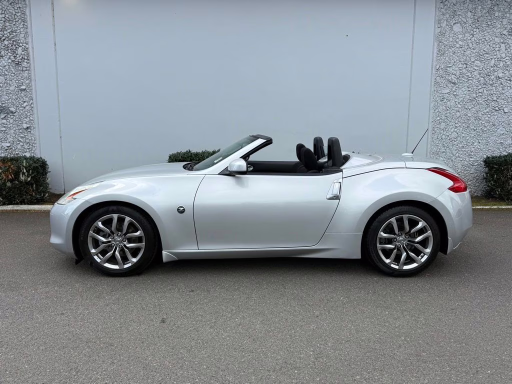 2010 Brilliant Silver Metallic Nissan 370Z Base RWD Convertible