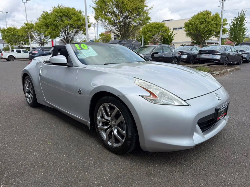 2010 Brilliant Silver Metallic Nissan 370Z Base RWD Convertible