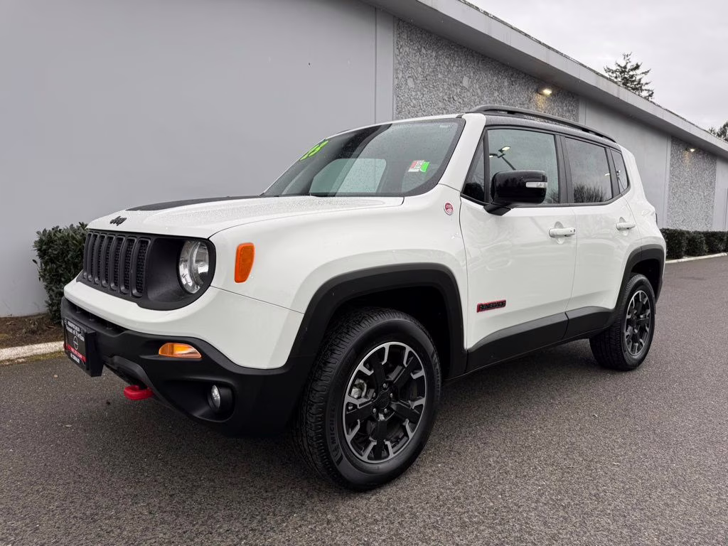 2023 Alpine White Clearcoat Jeep Renegade Trailhawk 4X4 SUV