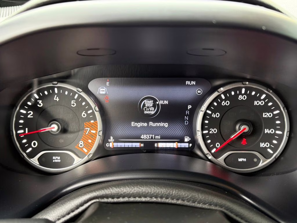 2023 Alpine White Clearcoat Jeep Renegade Trailhawk 4X4 SUV