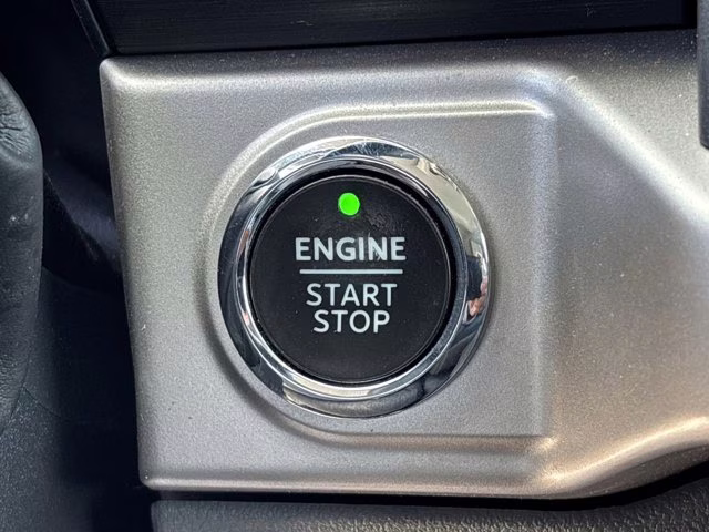 2022 Oxford White Ford F-150 XLT 4X4 Truck