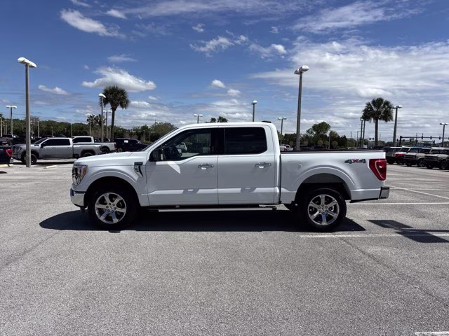 2022 Oxford White Ford F-150 XLT 4X4 Truck