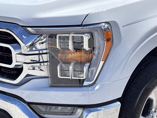 2022 Oxford White Ford F-150 XLT 4X4 Truck
