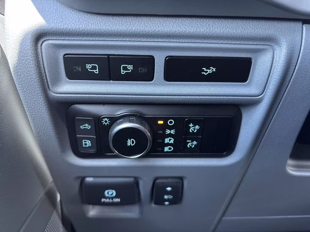 2023 Oxford White Ford F-150 XLT 4X4 Truck