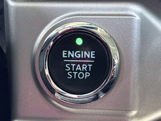 2023 Oxford White Ford F-150 XLT 4X4 Truck