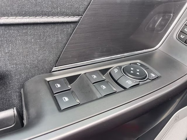 2026 Black Metallic Ford F-150 LARIAT 4X4 Truck