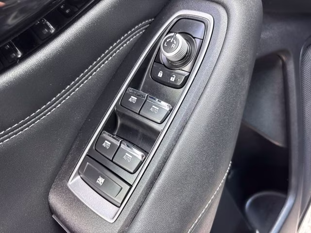 2023 Crystal White Pearl Subaru Outback Limited AWD SUV