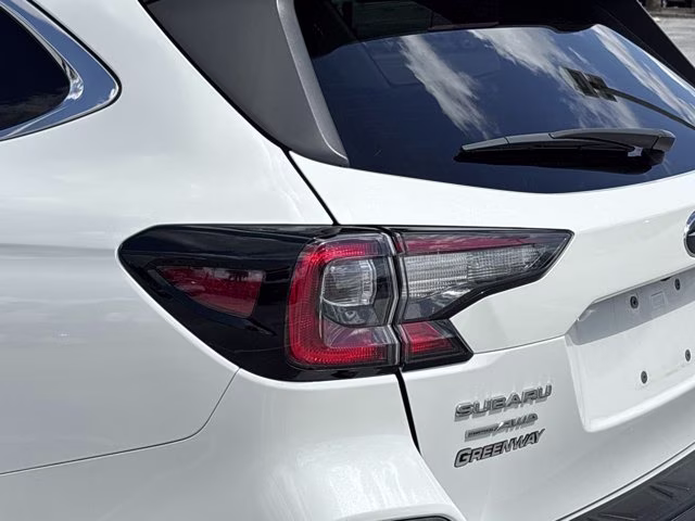 2023 Crystal White Pearl Subaru Outback Limited AWD SUV