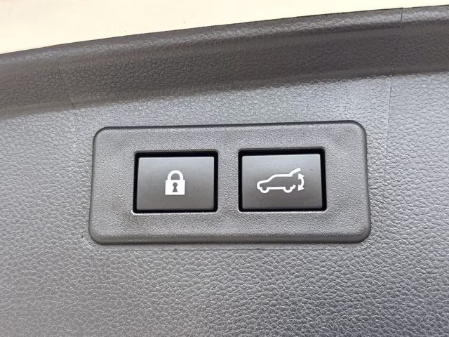 2023 Crystal White Pearl Subaru Outback Limited AWD SUV