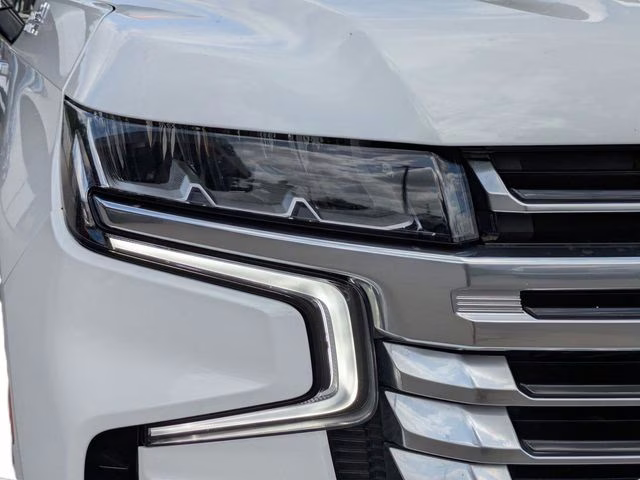 2021 Summit White Chevrolet Suburban High Country RWD SUV