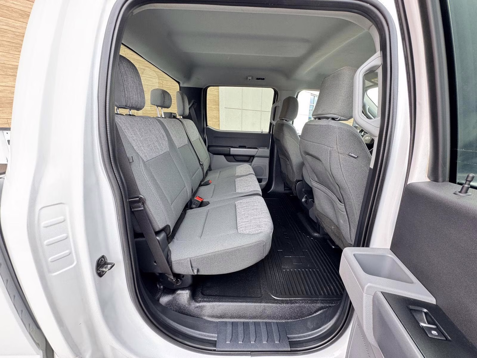 2023 Oxford White Ford Super Duty F-250 SRW XLT 4X4 Truck