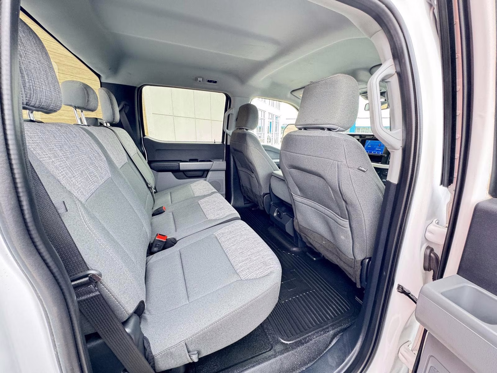 2023 Oxford White Ford Super Duty F-250 SRW XLT 4X4 Truck