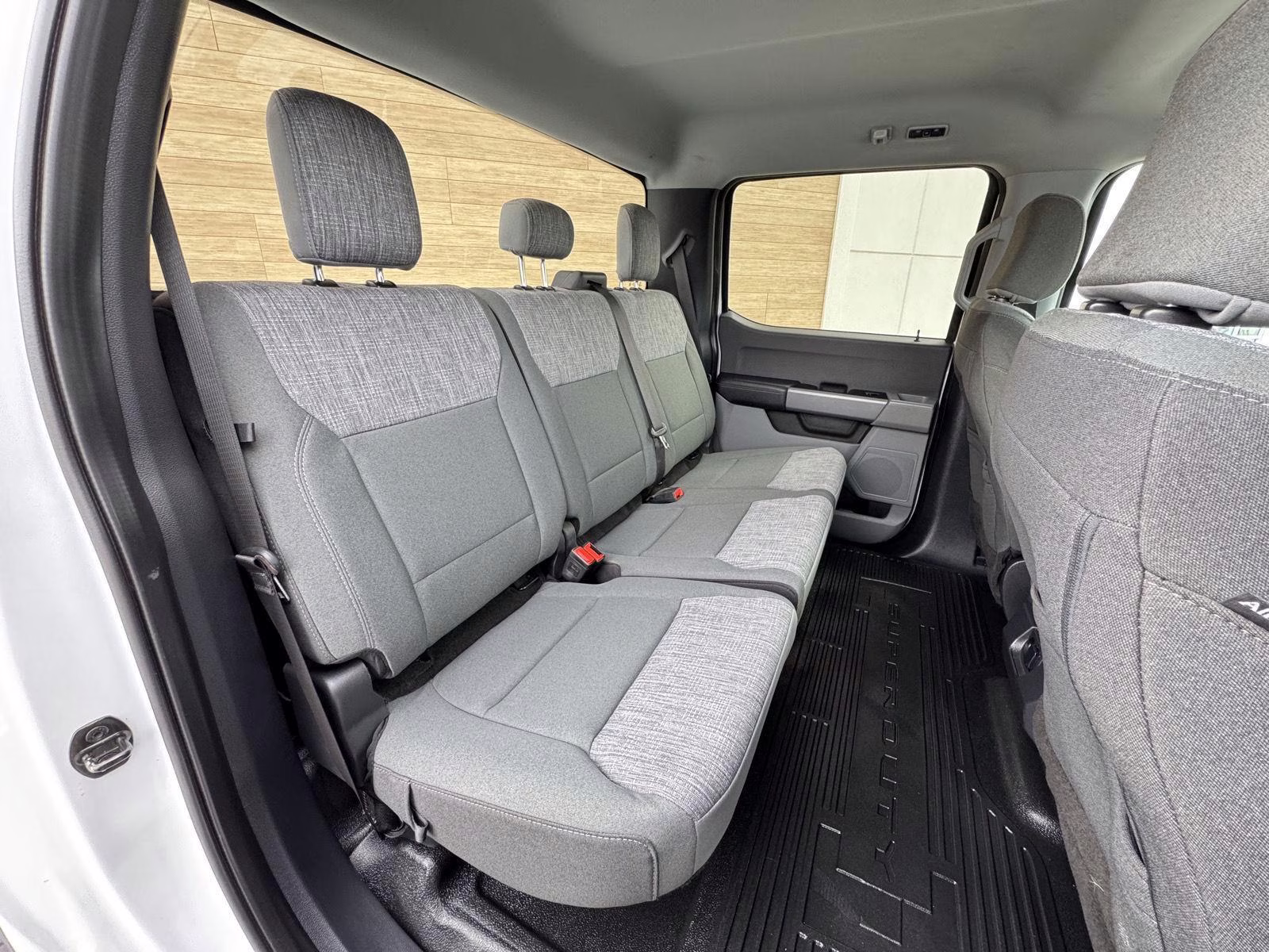 2023 Oxford White Ford Super Duty F-250 SRW XLT 4X4 Truck
