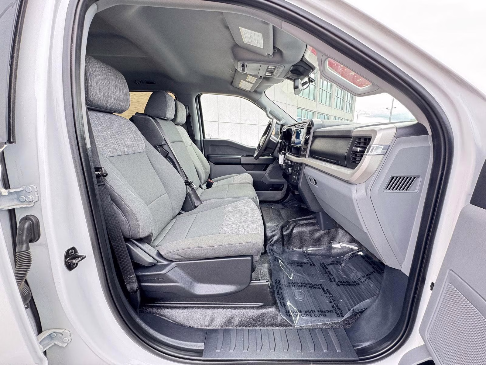 2023 Oxford White Ford Super Duty F-250 SRW XLT 4X4 Truck