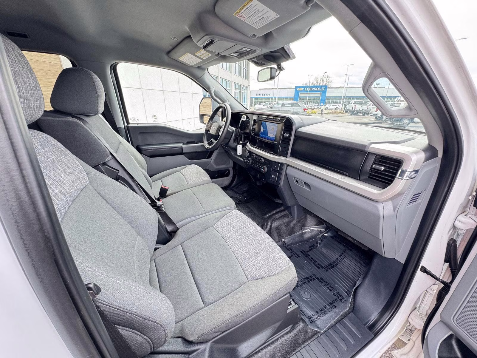 2023 Oxford White Ford Super Duty F-250 SRW XLT 4X4 Truck