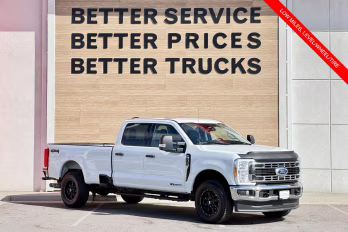 2023 Oxford White Ford Super Duty F-350 SRW XLT 4X4 Truck