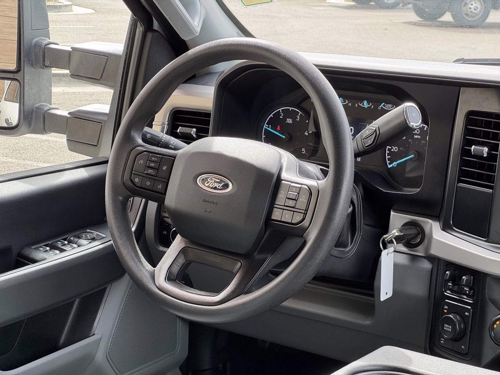 2023 Oxford White Ford Super Duty F-350 SRW XLT 4X4 Truck