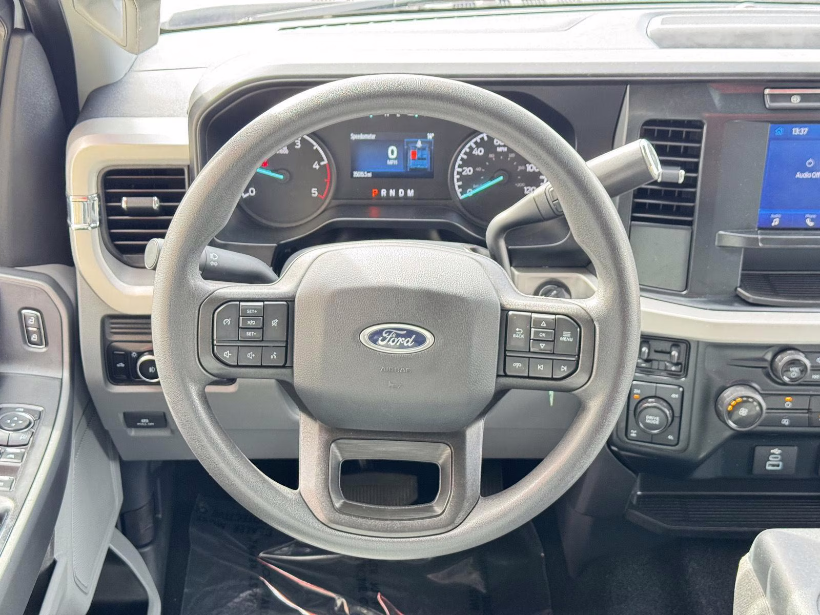 2023 Oxford White Ford Super Duty F-350 SRW XLT 4X4 Truck