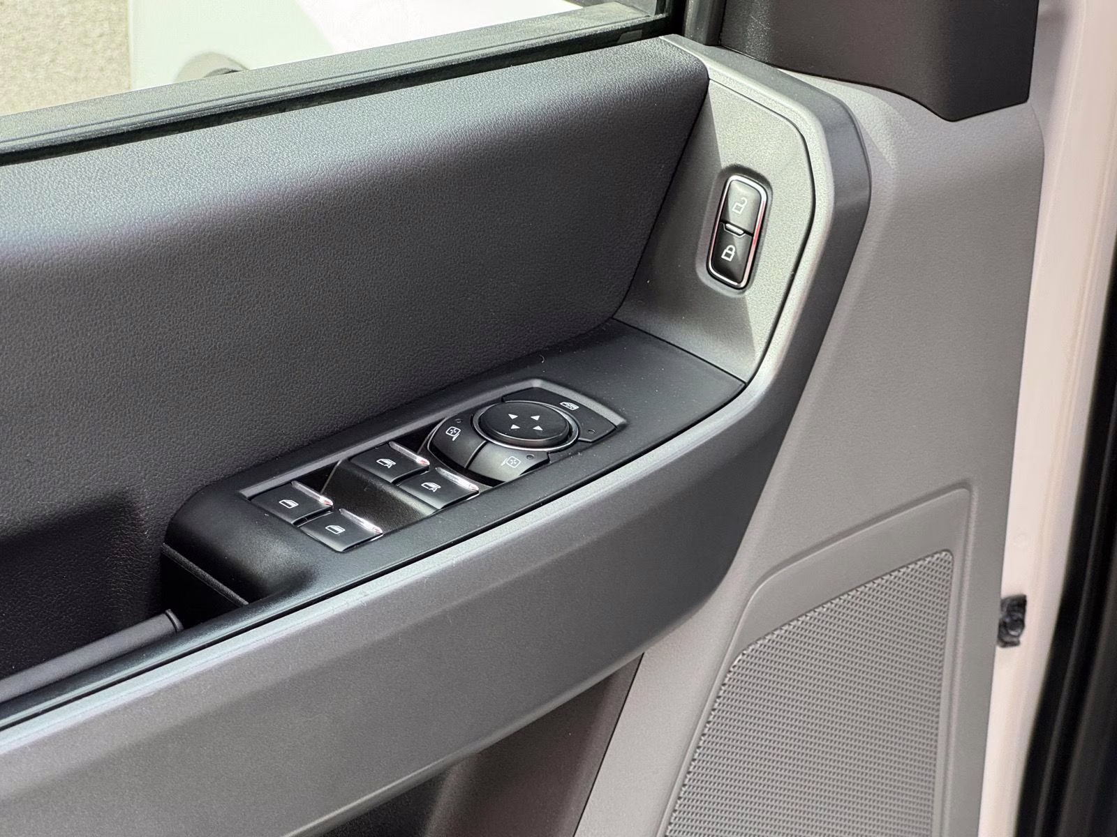 2023 Oxford White Ford Super Duty F-350 SRW XLT 4X4 Truck