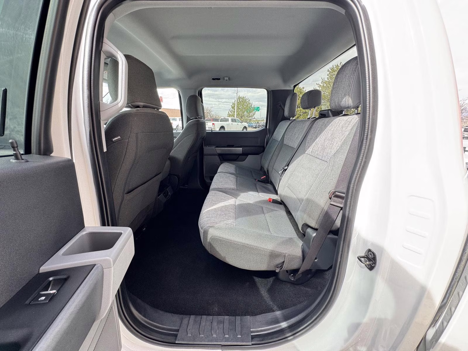 2023 Oxford White Ford Super Duty F-350 SRW XLT 4X4 Truck