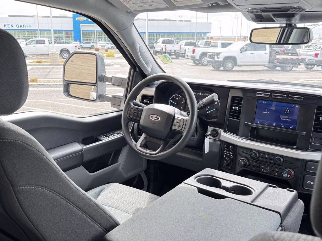 2023 White Ford Super Duty F-350 SRW XLT 4X4 Truck