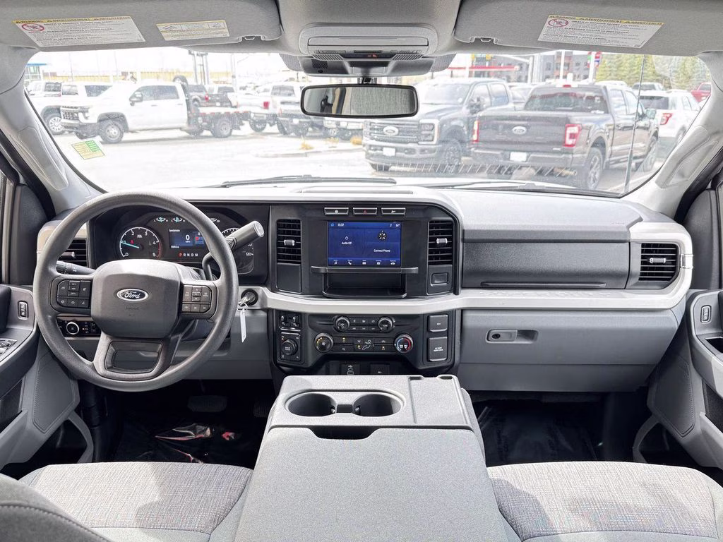 2023 White Ford Super Duty F-350 SRW XLT 4X4 Truck