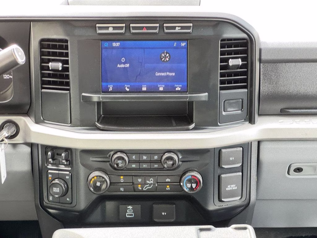 2023 White Ford Super Duty F-350 SRW XLT 4X4 Truck
