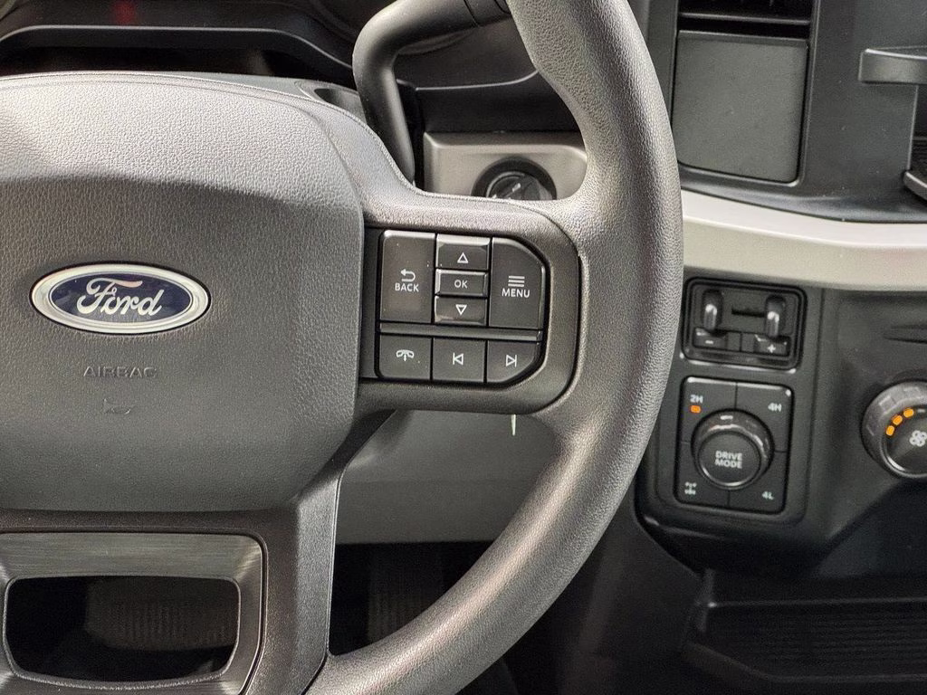 2023 White Ford Super Duty F-350 SRW XLT 4X4 Truck