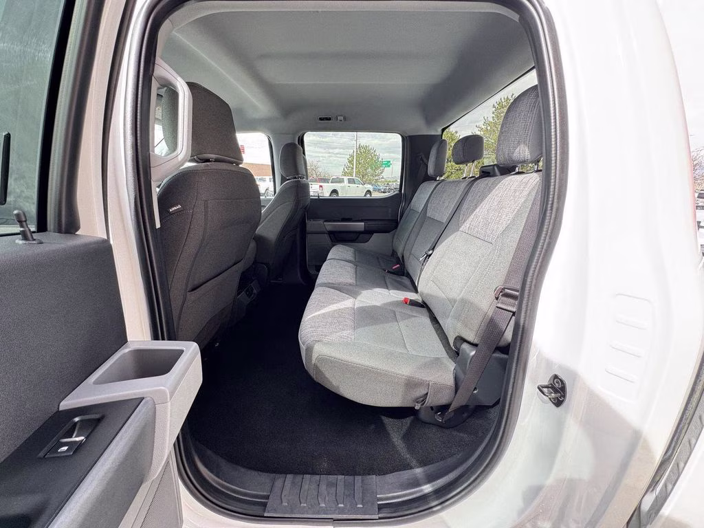 2023 White Ford Super Duty F-350 SRW XLT 4X4 Truck