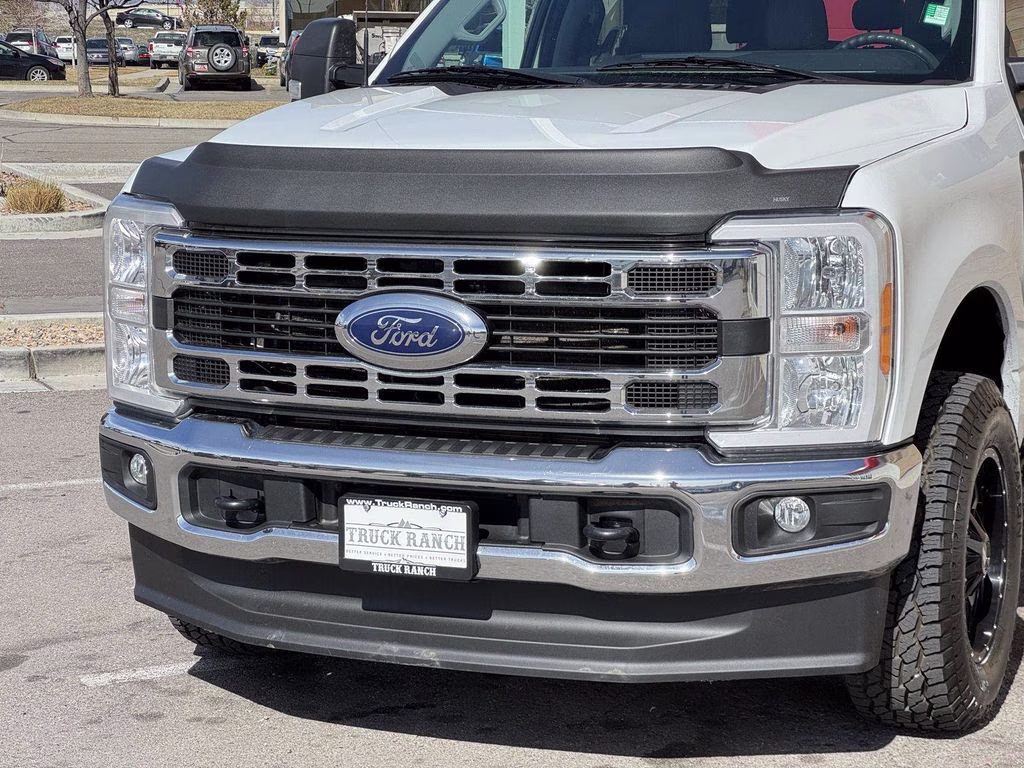 2023 White Ford Super Duty F-350 SRW XLT 4X4 Truck