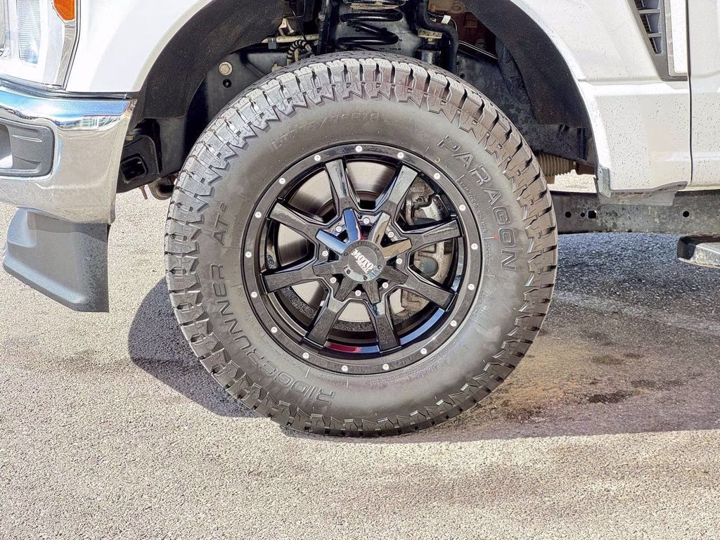 2023 White Ford Super Duty F-350 SRW XLT 4X4 Truck