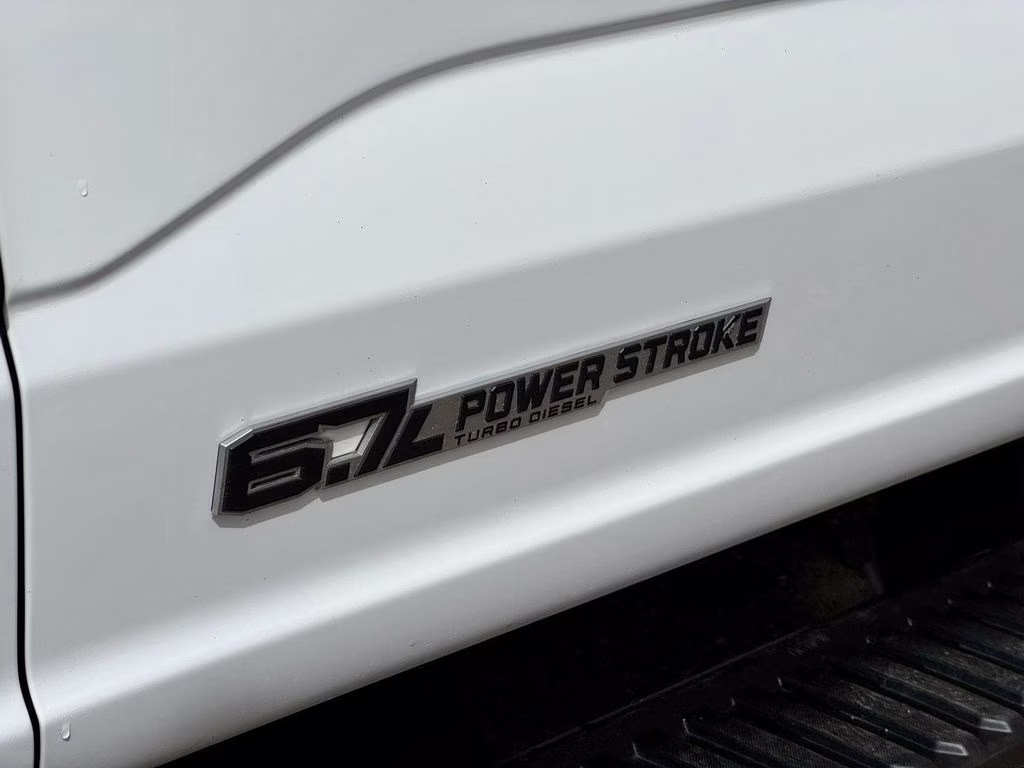 2023 White Ford Super Duty F-350 SRW XLT 4X4 Truck