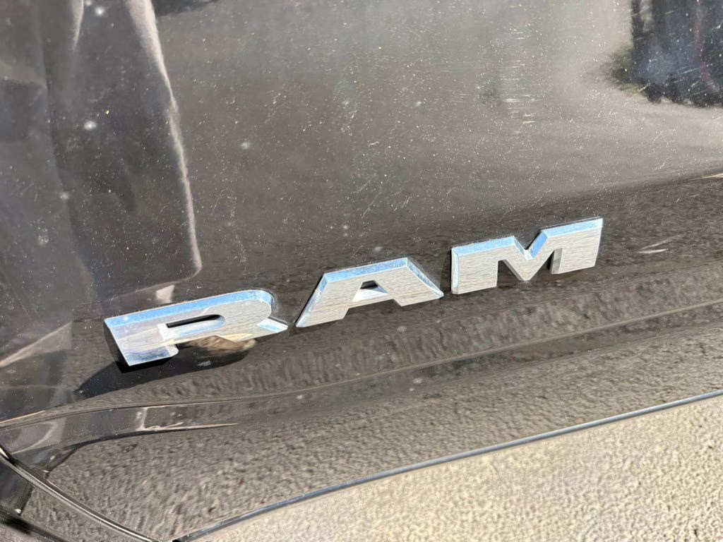 2025 Diamond Black Crystal Pearlcoat Ram 1500 Big Horn 4X4 Truck