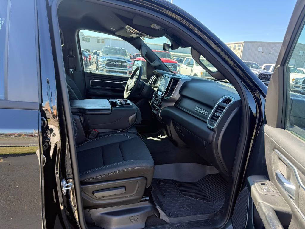 2025 Diamond Black Crystal Pearlcoat Ram 1500 Big Horn 4X4 Truck