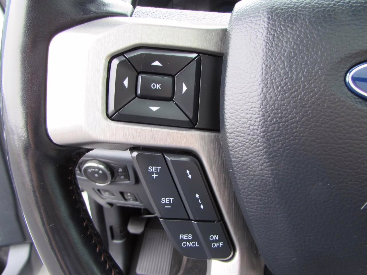 2022 Star White Metallic Tri-Coat Ford Super Duty F-250 SRW Platinum 4X4 Truck