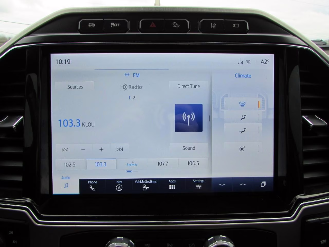 2022 Star White Metallic Tri-Coat Ford Super Duty F-250 SRW Platinum 4X4 Truck