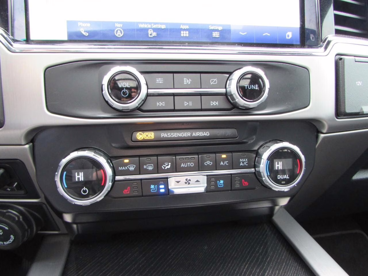 2022 Star White Metallic Tri-Coat Ford Super Duty F-250 SRW Platinum 4X4 Truck