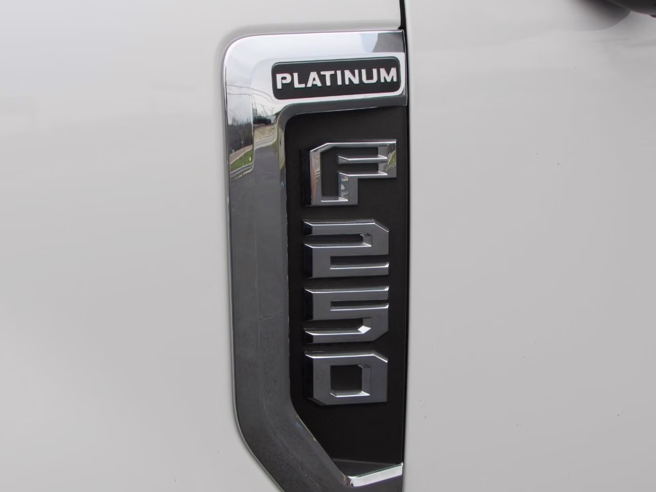 2022 Star White Metallic Tri-Coat Ford Super Duty F-250 SRW Platinum 4X4 Truck