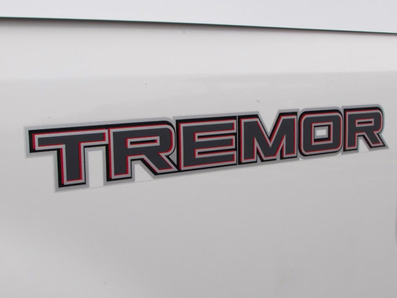 2022 Star White Metallic Tri-Coat Ford Super Duty F-250 SRW Platinum 4X4 Truck