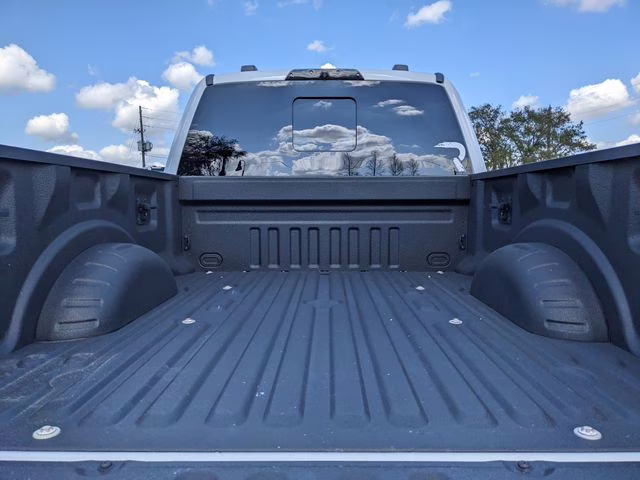 2020 Oxford White Ford Super Duty F-250 SRW Lariat 4X4 Truck