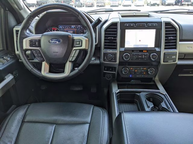 2020 Oxford White Ford Super Duty F-250 SRW Lariat 4X4 Truck