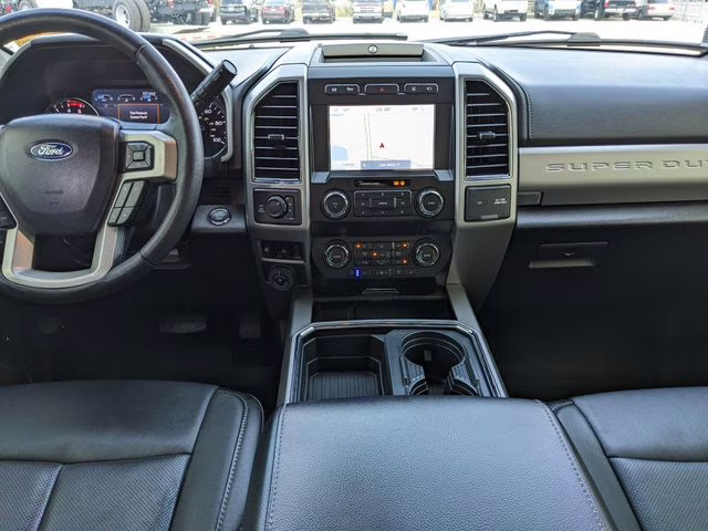 2020 Oxford White Ford Super Duty F-250 SRW Lariat 4X4 Truck