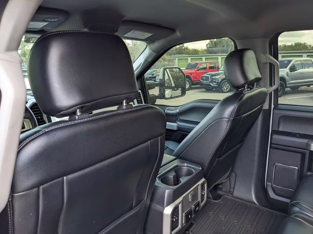 2020 Oxford White Ford Super Duty F-250 SRW Lariat 4X4 Truck