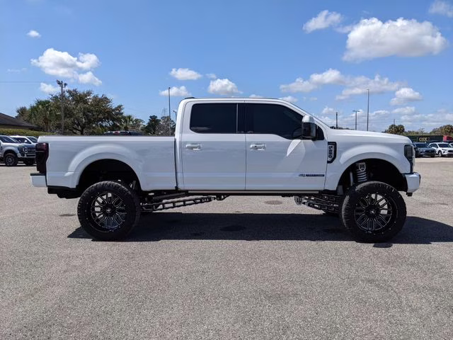 2020 Oxford White Ford Super Duty F-250 SRW Lariat 4X4 Truck