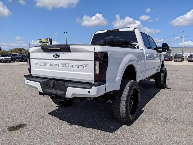 2020 Oxford White Ford Super Duty F-250 SRW Lariat 4X4 Truck